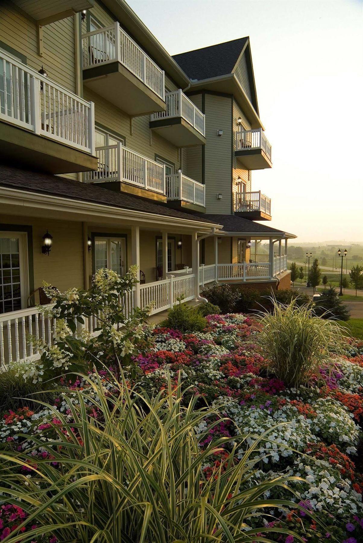 Carlisle Inn Sugarcreek Exteriör bild